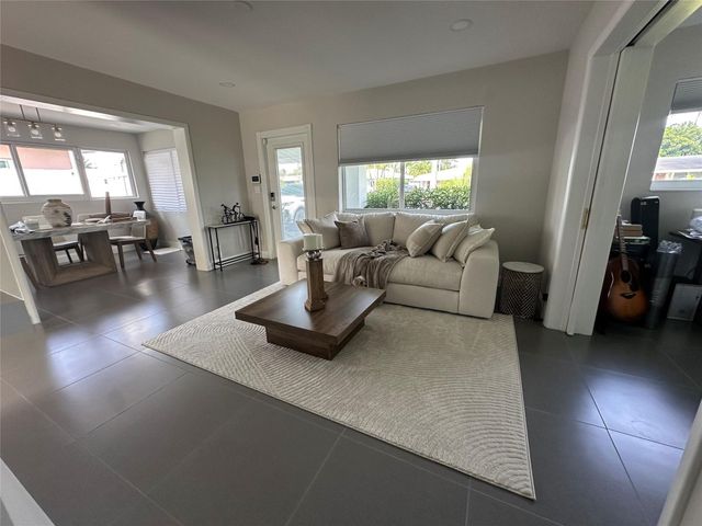 4801 NE 2nd, Fort Lauderdale, FL 33334