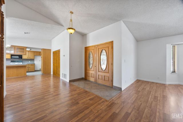 117 Sunrise Way, Tehachapi, CA 93561