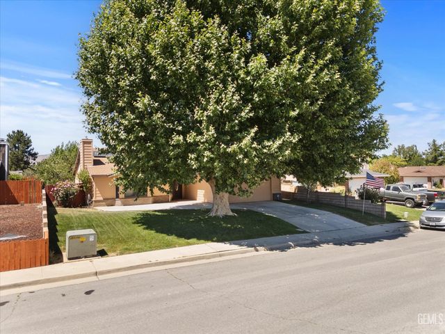 117 Sunrise Way, Tehachapi, CA 93561