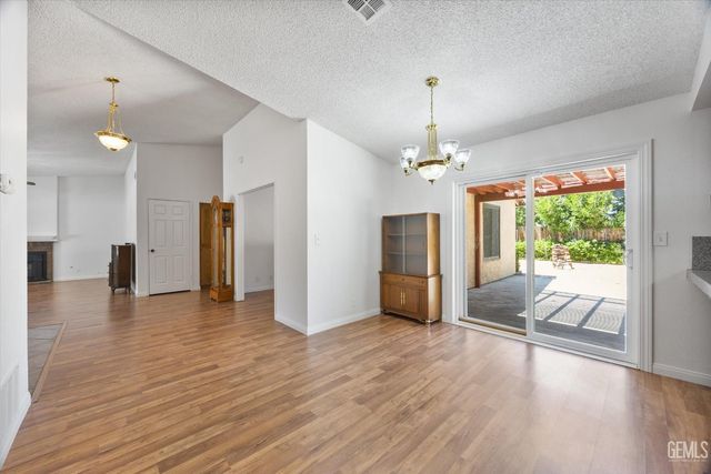 117 Sunrise Way, Tehachapi, CA 93561