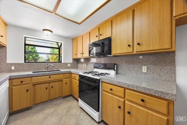 117 Sunrise Way, Tehachapi, CA 93561