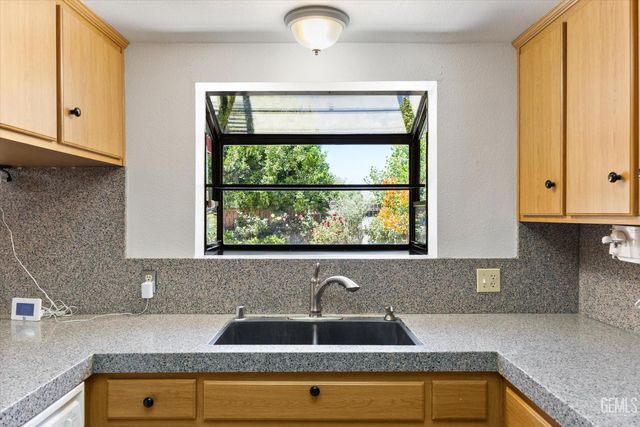 117 Sunrise Way, Tehachapi, CA 93561