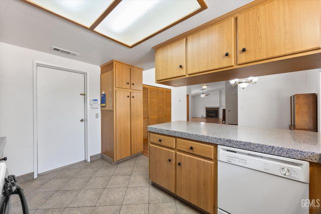 117 Sunrise Way, Tehachapi, CA 93561