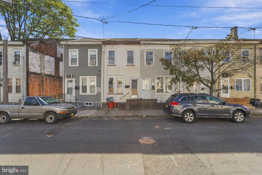 733 ADELINE ST, TRENTON, NJ 08611 — exterior