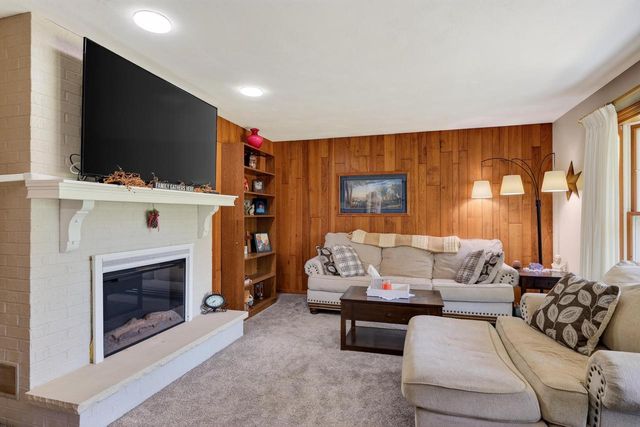 5704 E Oak Trail, Milton, WI 53563
