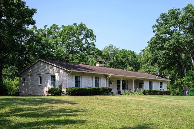 5704 E Oak Trail, Milton, WI 53563