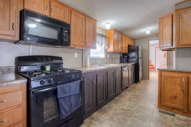 179 Mercury Drive, Trinity, TX 75862