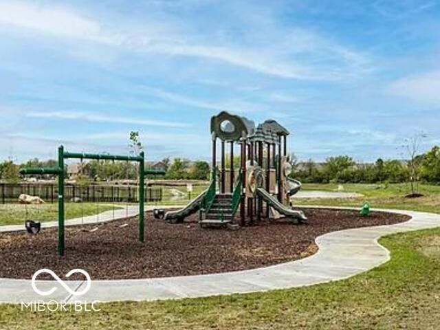 6584 Willow Way, Mccordsville, IN 46055