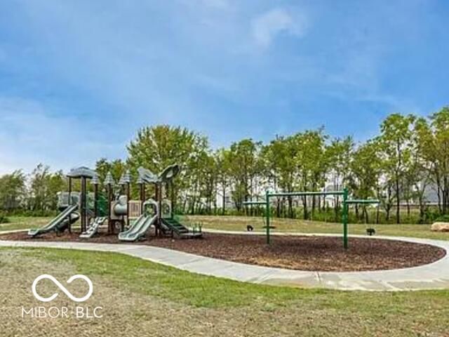 6584 Willow Way, Mccordsville, IN 46055