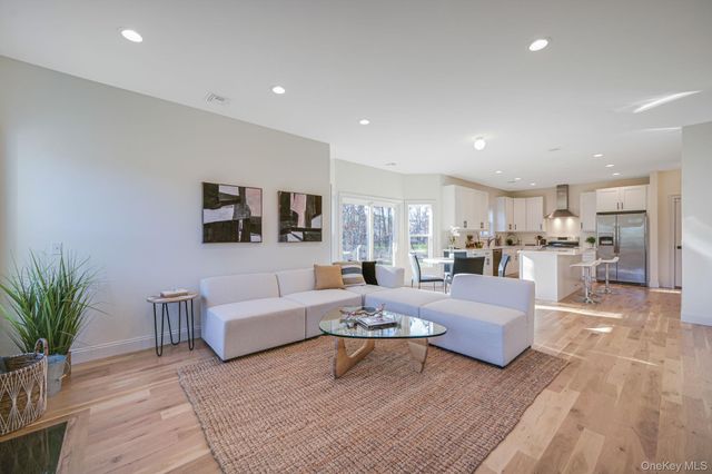 465 Mill Road, Coram, NY 11727