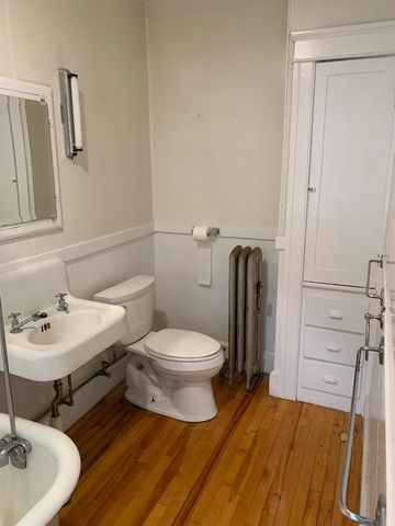40 Abbott Street 3L, Worcester, MA 01602