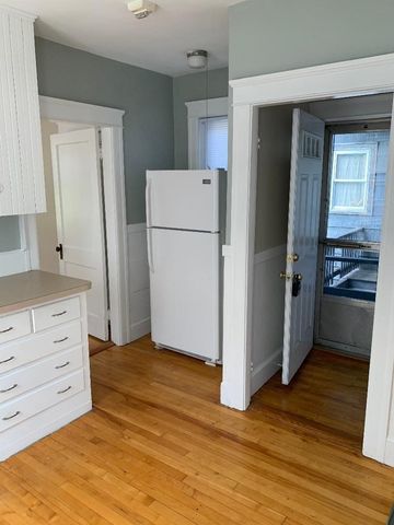 40 Abbott Street 3L, Worcester, MA 01602
