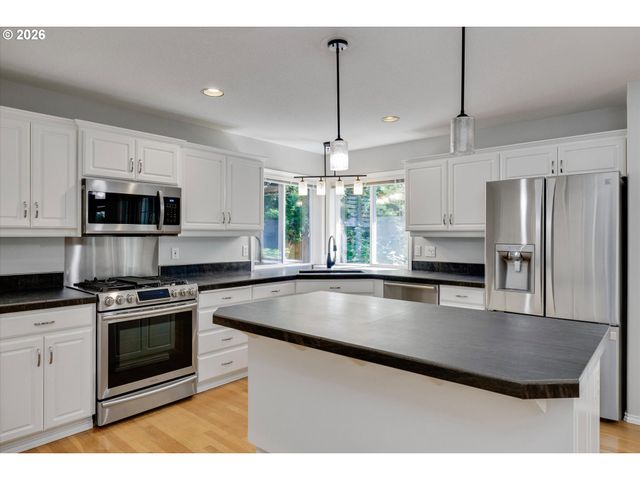 2355 OSTMAN Rd, West Linn, OR 97068
