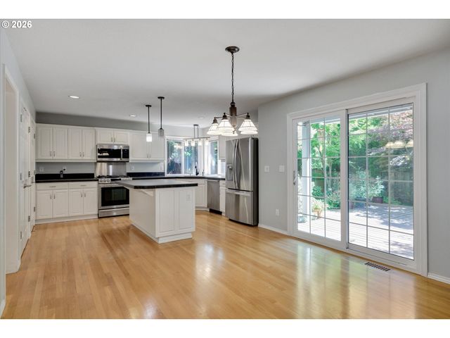 2355 OSTMAN Rd, West Linn, OR 97068