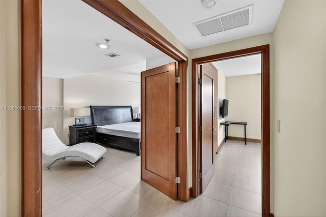 110 N Federal Hwy 1205, Fort Lauderdale, FL 33301