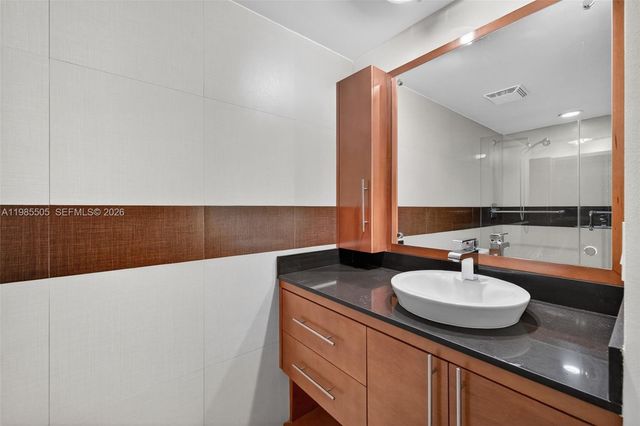 110 N Federal Hwy 1205, Fort Lauderdale, FL 33301