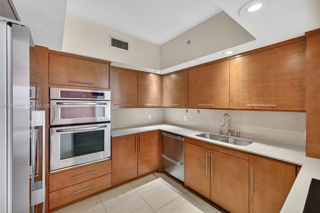 110 N Federal Hwy 1205, Fort Lauderdale, FL 33301