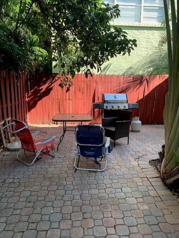 217 Lytton Court, West Palm Beach, FL 33405