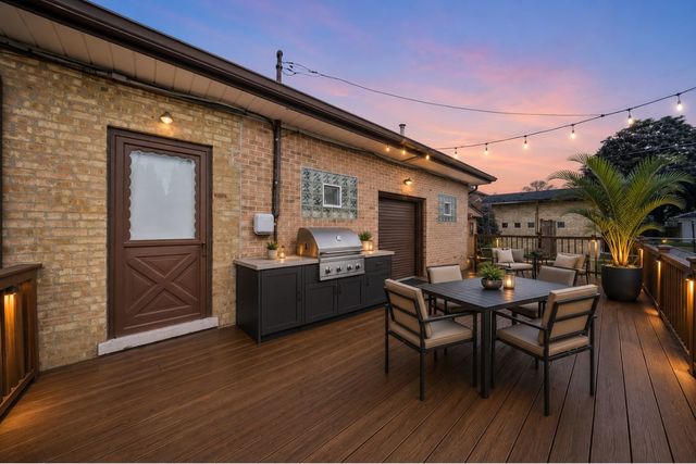 8231 W Berwyn Avenue, Chicago, IL 60656