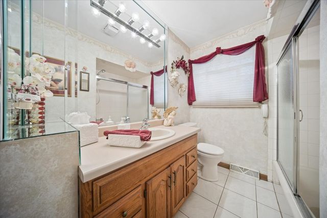 8231 W Berwyn Avenue, Chicago, IL 60656
