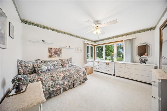 8231 W Berwyn Avenue, Chicago, IL 60656