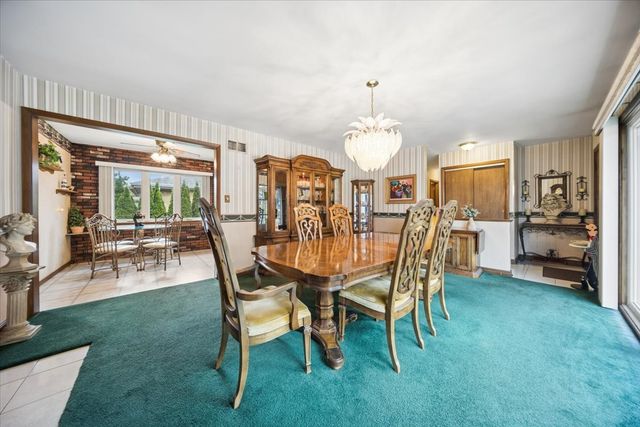8231 W Berwyn Avenue, Chicago, IL 60656