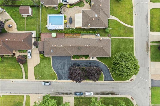 8231 W Berwyn Avenue, Chicago, IL 60656