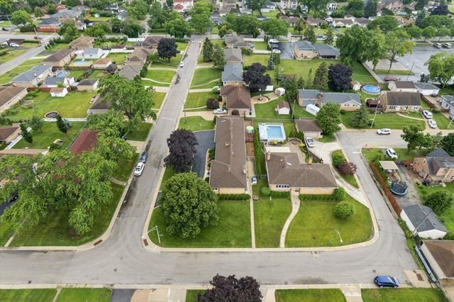 8231 W Berwyn Avenue, Chicago, IL 60656