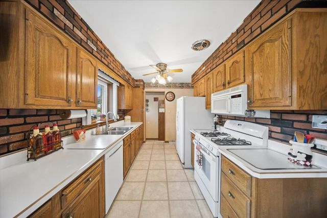 8231 W Berwyn Avenue, Chicago, IL 60656