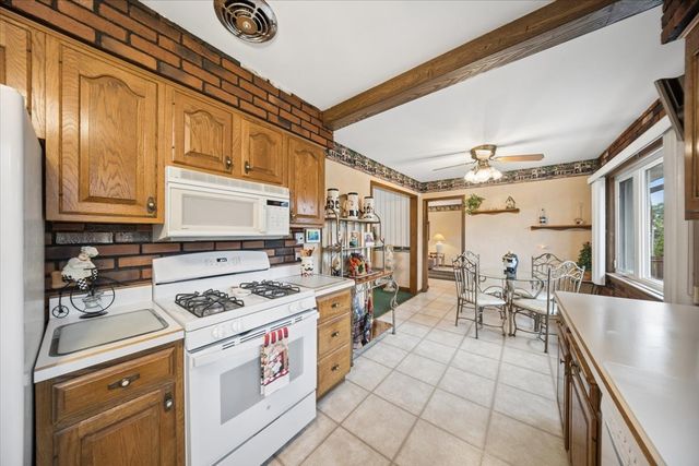 8231 W Berwyn Avenue, Chicago, IL 60656