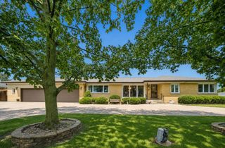 8231 W Berwyn Avenue, Chicago, IL 60656