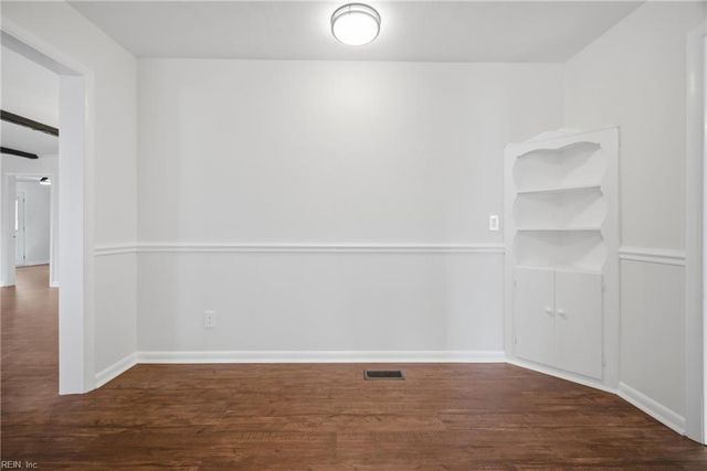 8 Oneal Ct, Portsmouth, VA 23701