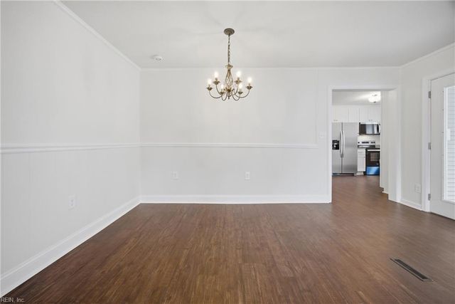 8 Oneal Ct, Portsmouth, VA 23701