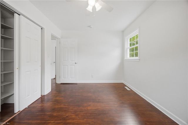 8 Oneal Ct, Portsmouth, VA 23701