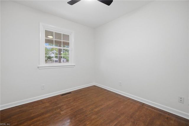 8 Oneal Ct, Portsmouth, VA 23701