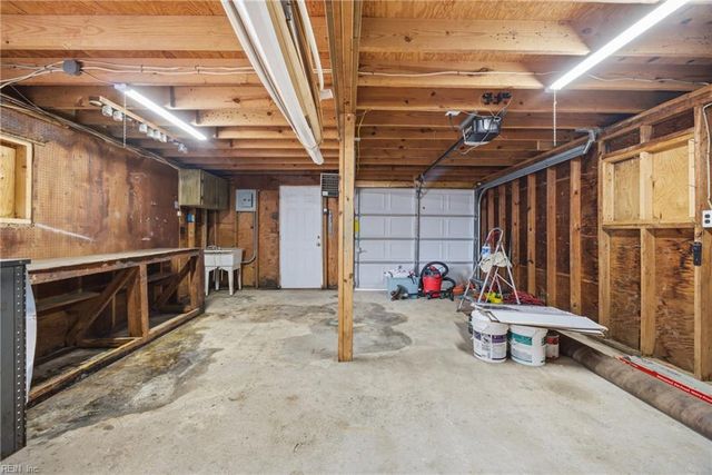 8 Oneal Ct, Portsmouth, VA 23701