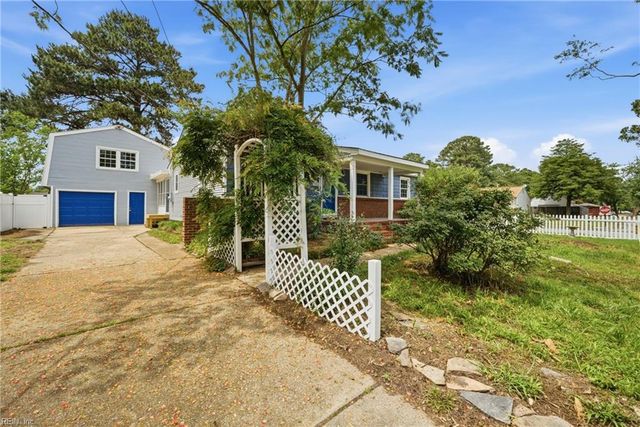 8 Oneal Ct, Portsmouth, VA 23701