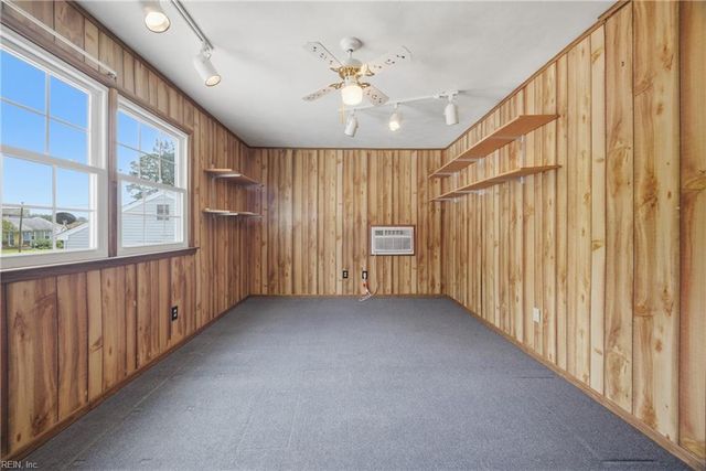8 Oneal Ct, Portsmouth, VA 23701