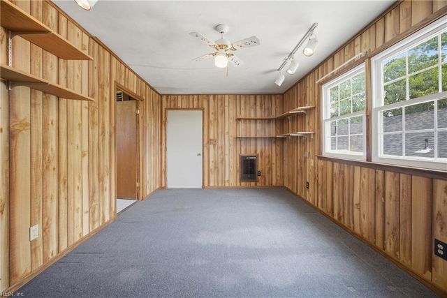 8 Oneal Ct, Portsmouth, VA 23701