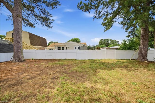 8 Oneal Ct, Portsmouth, VA 23701