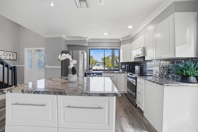 324 W Pine Street 11, Lantana, FL 33462