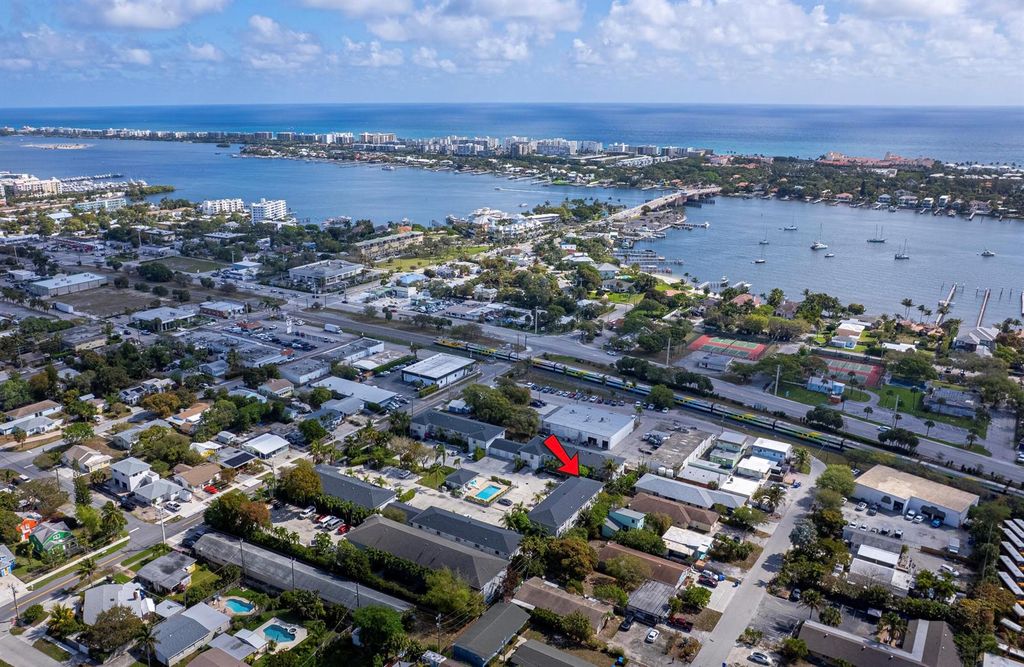 324 W Pine Street 11, Lantana, FL 33462