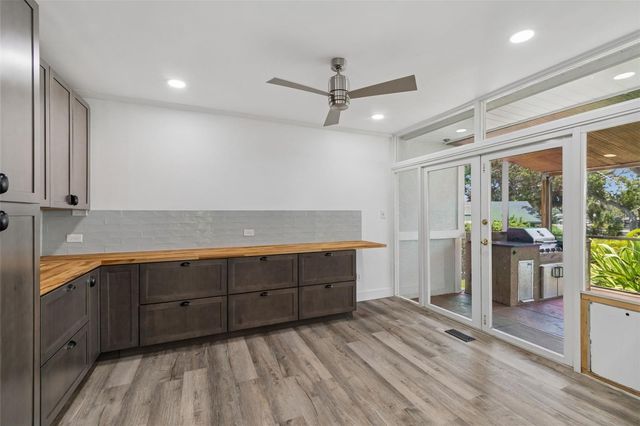 904 BAYSHORE DRIVE, Tarpon Springs, FL 34689
