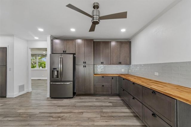 904 BAYSHORE DRIVE, Tarpon Springs, FL 34689