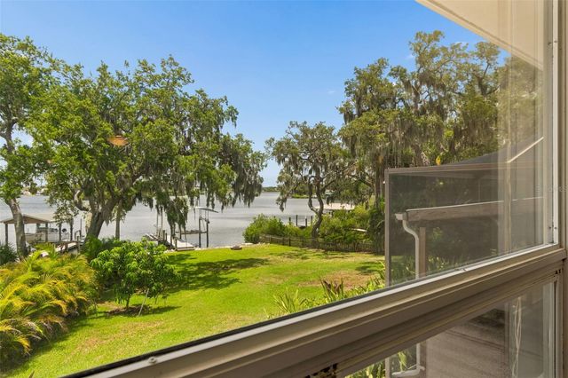 904 BAYSHORE DRIVE, Tarpon Springs, FL 34689