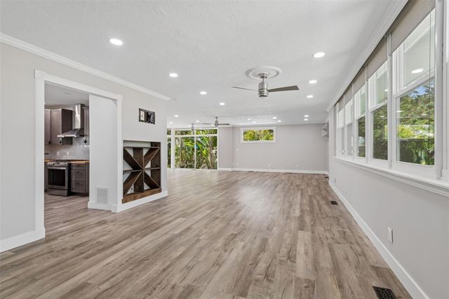 904 BAYSHORE DRIVE, Tarpon Springs, FL 34689