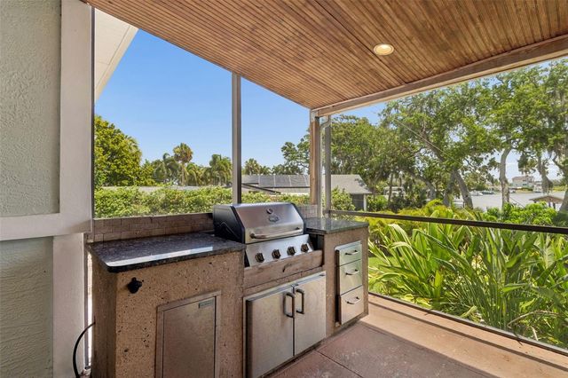 904 BAYSHORE DRIVE, Tarpon Springs, FL 34689