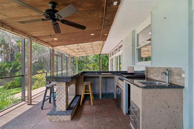 904 BAYSHORE DRIVE, Tarpon Springs, FL 34689