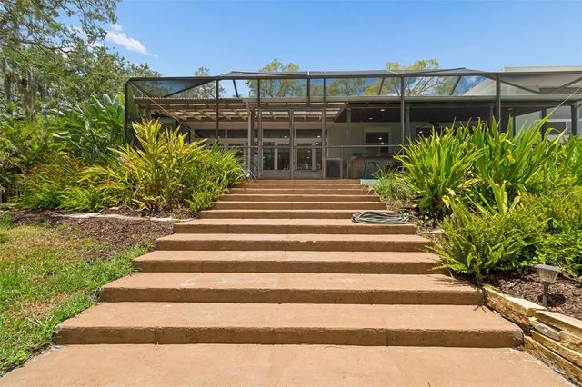 904 BAYSHORE DRIVE, Tarpon Springs, FL 34689