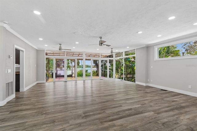 904 BAYSHORE DRIVE, Tarpon Springs, FL 34689